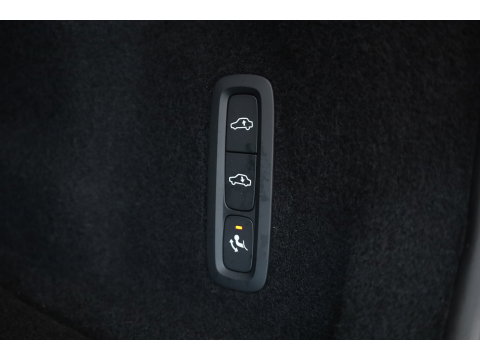 Volvo XC60 2.0 T8 Plug-in hybrid AWD Ultra Black Edition | Luchtvering | Massage | Bowers & Wilkins | 22 inch | Trekhaak |