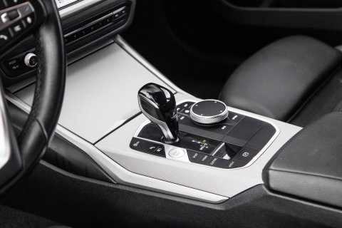 BMW 3 Serie Touring 320e LED / DEALER ONDERHOUDEN / CAMERA / CARPLAY / TREKHAAK