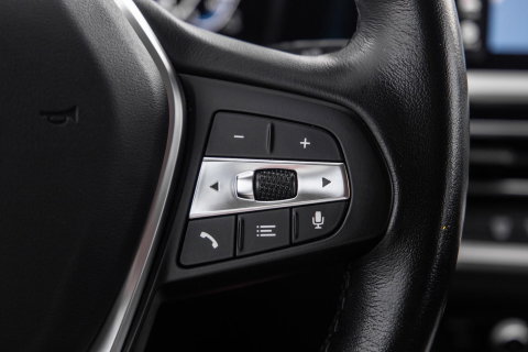 BMW 3 Serie Touring 320e LED / DEALER ONDERHOUDEN / CAMERA / CARPLAY / TREKHAAK