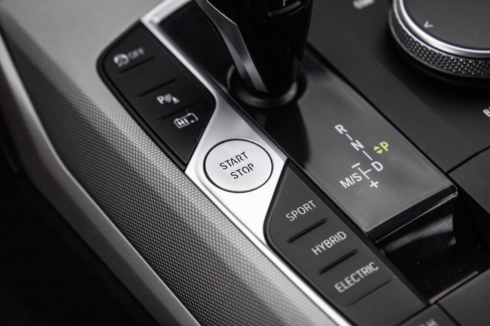 BMW 3 Serie Touring 320e LED / DEALER ONDERHOUDEN / CAMERA / CARPLAY / TREKHAAK