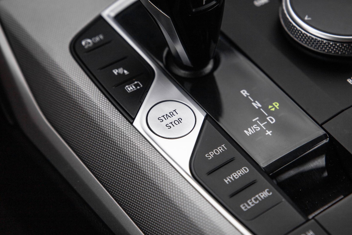 BMW 3 Serie Touring 320e LED / DEALER ONDERHOUDEN / CAMERA / CARPLAY / TREKHAAK