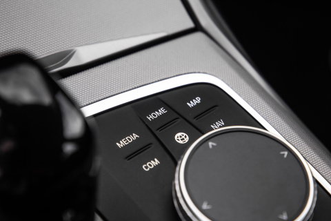 BMW 3 Serie Touring 320e LED / DEALER ONDERHOUDEN / CAMERA / CARPLAY / TREKHAAK