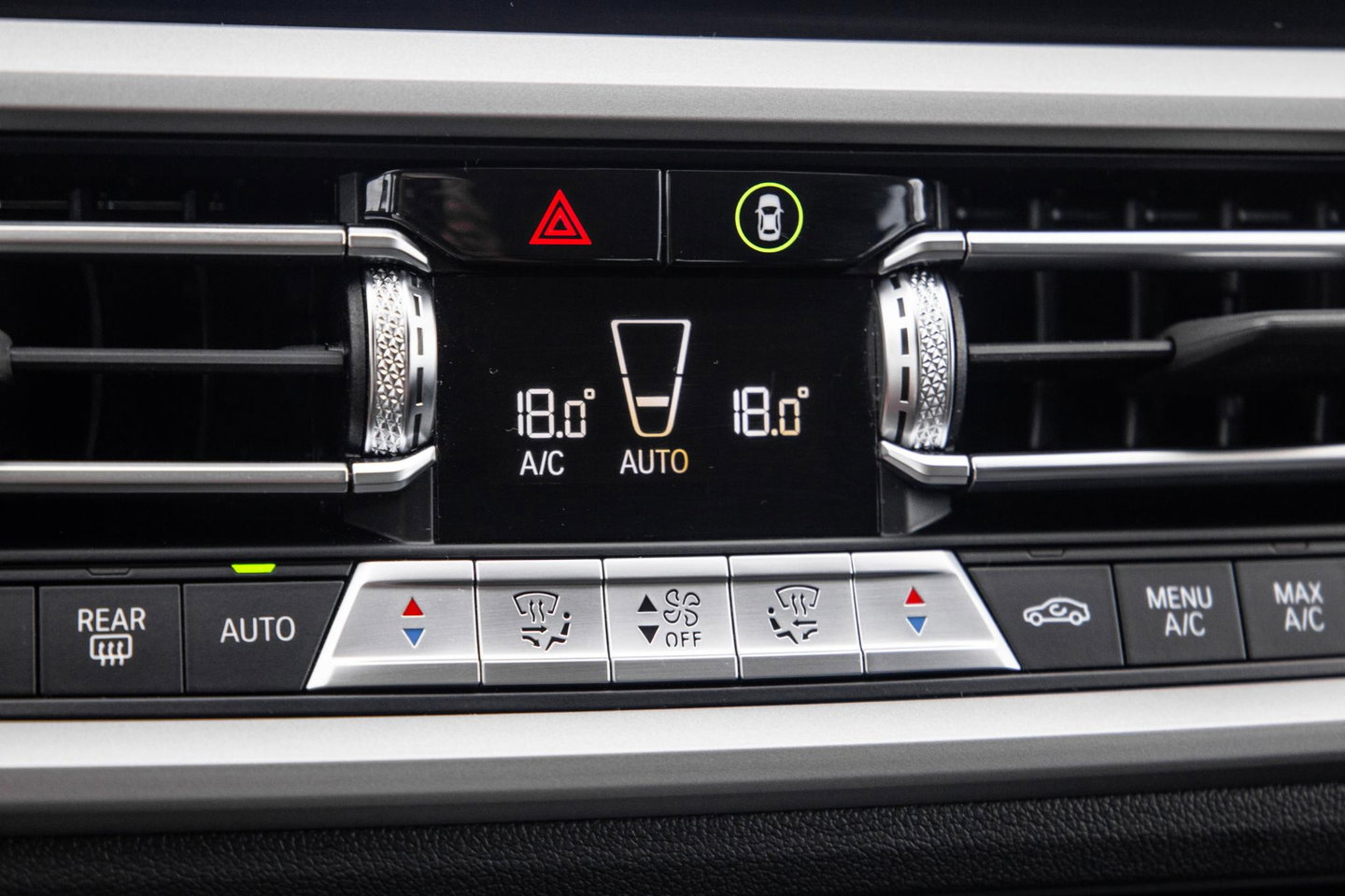BMW 3 Serie Touring 320e LED / DEALER ONDERHOUDEN / CAMERA / CARPLAY / TREKHAAK