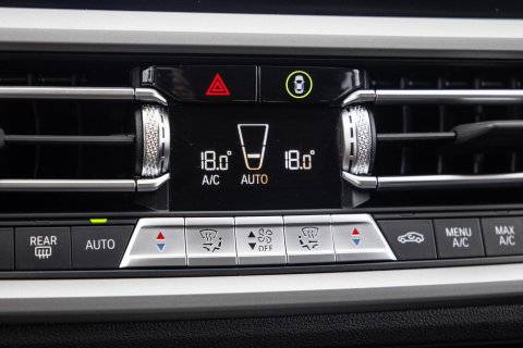 BMW 3 Serie Touring 320e LED / DEALER ONDERHOUDEN / CAMERA / CARPLAY / TREKHAAK