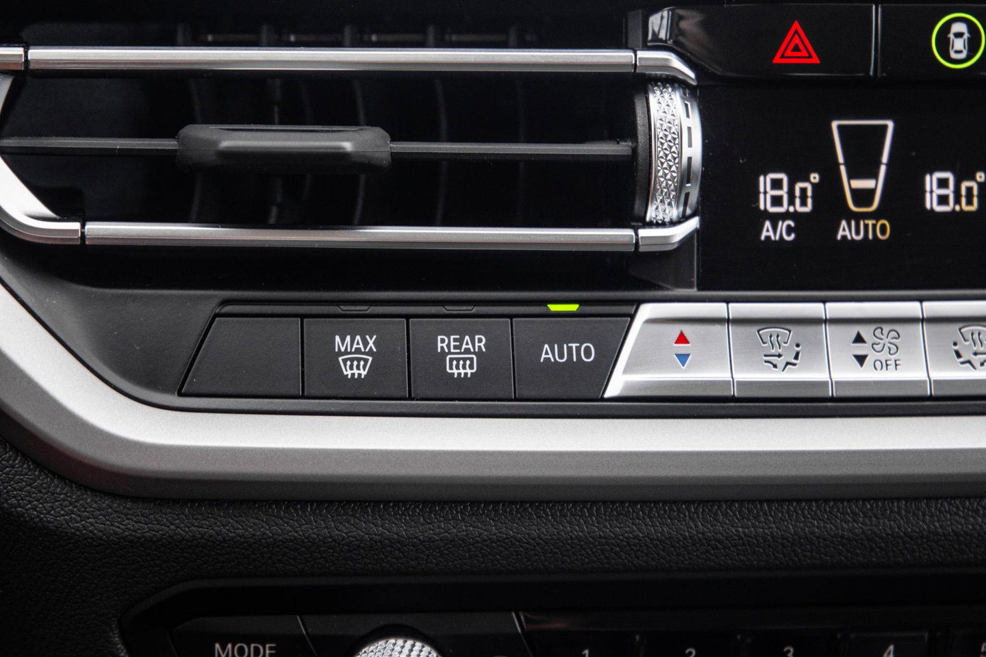 BMW 3 Serie Touring 320e LED / DEALER ONDERHOUDEN / CAMERA / CARPLAY / TREKHAAK