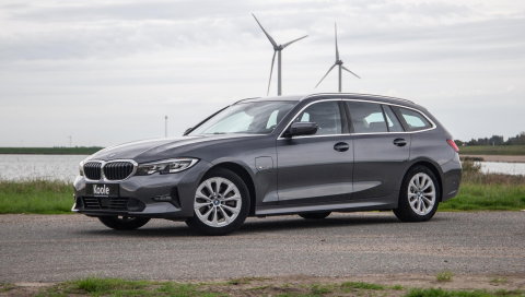 BMW 3 Serie Touring 320e LED / DEALER ONDERHOUDEN / CAMERA / CARPLAY / TREKHAAK