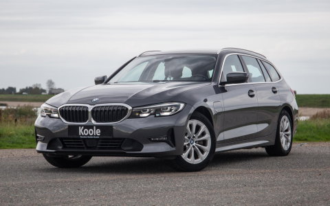 BMW 3 Serie Touring 320e LED / DEALER ONDERHOUDEN / CAMERA / CARPLAY / TREKHAAK