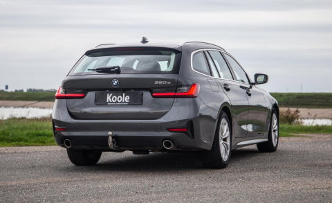 BMW 3 Serie Touring 320e LED / DEALER ONDERHOUDEN / CAMERA / CARPLAY / TREKHAAK