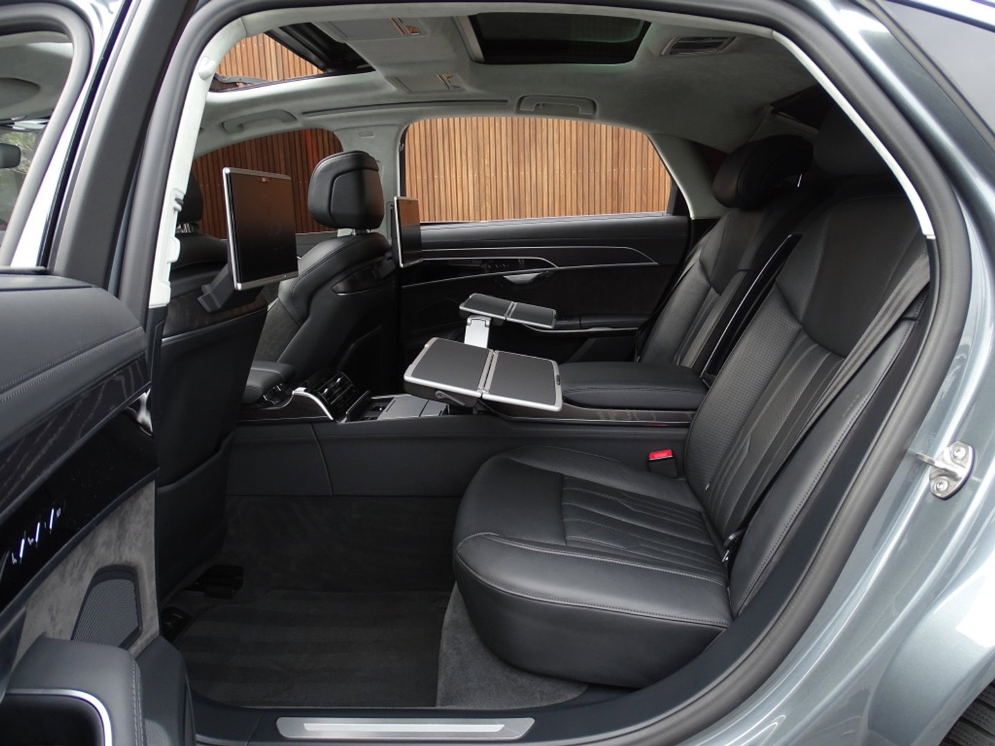 Audi A8 60 TFSi e Lang 449PK S line / B&O / TV's / alcantara / softclose / massage / 360°