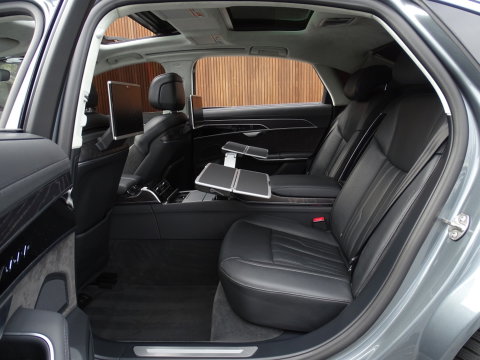 Audi A8 60 TFSi e Lang 449PK S line / B&O / TV's / alcantara / softclose / massage / 360°