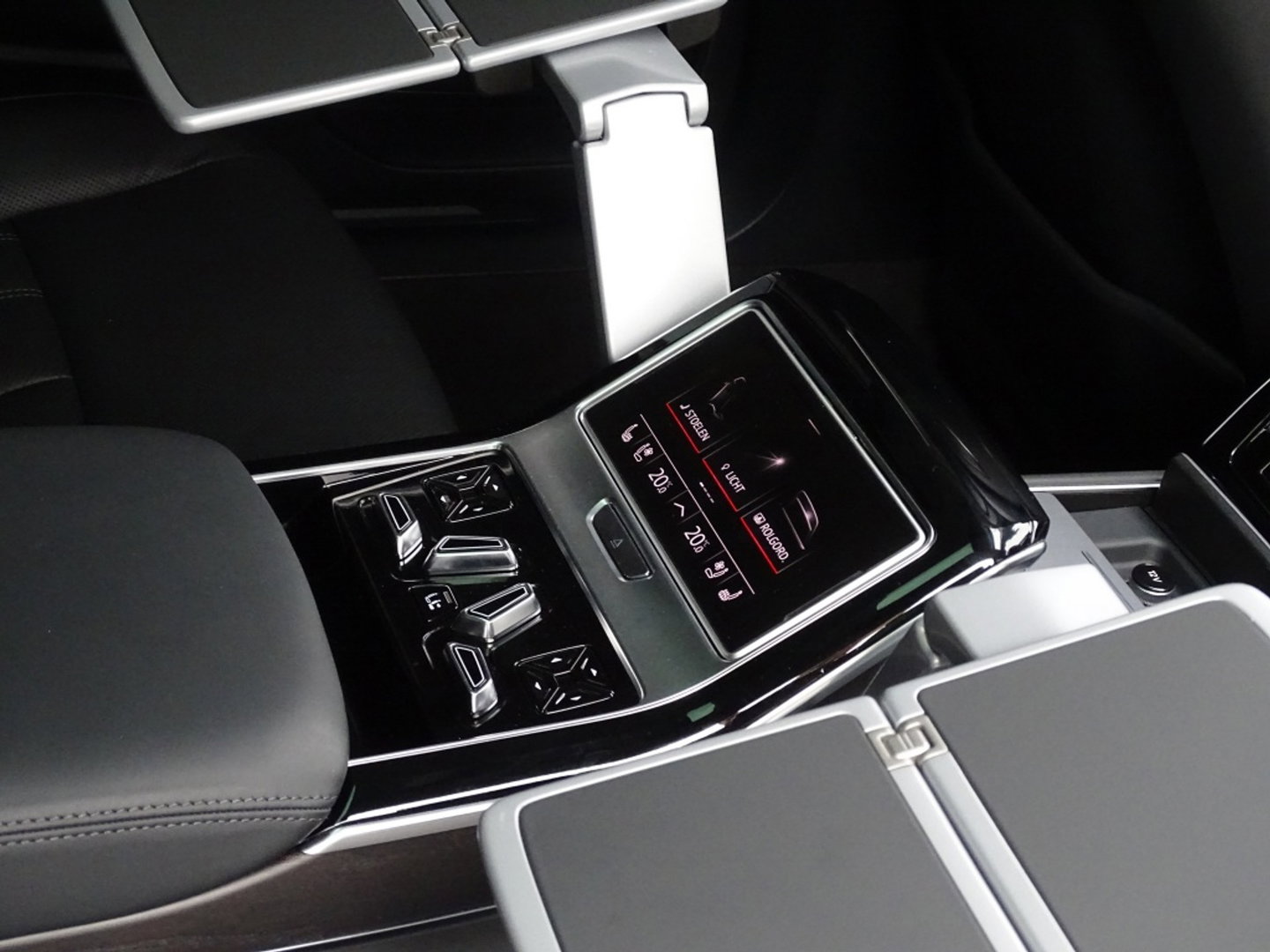 Audi A8 60 TFSi e Lang 449PK S line / B&O / TV's / alcantara / softclose / massage / 360°
