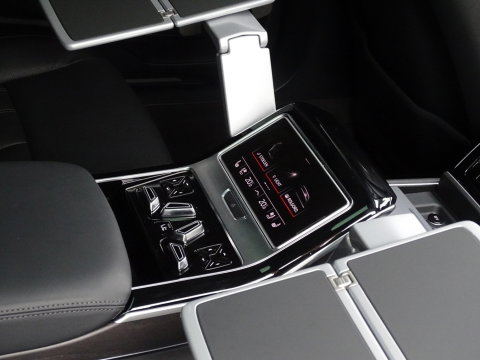 Audi A8 60 TFSi e Lang 449PK S line / B&O / TV's / alcantara / softclose / massage / 360°