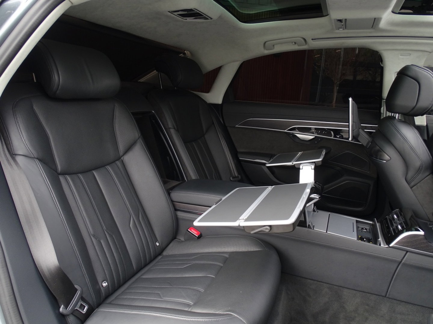 Audi A8 60 TFSi e Lang 449PK S line / B&O / TV's / alcantara / softclose / massage / 360°