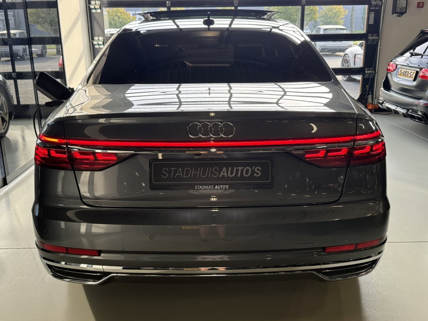 Audi A8 60 TFSi e Lang 449PK S line / B&O / TV's / alcantara / softclose / massage / 360°