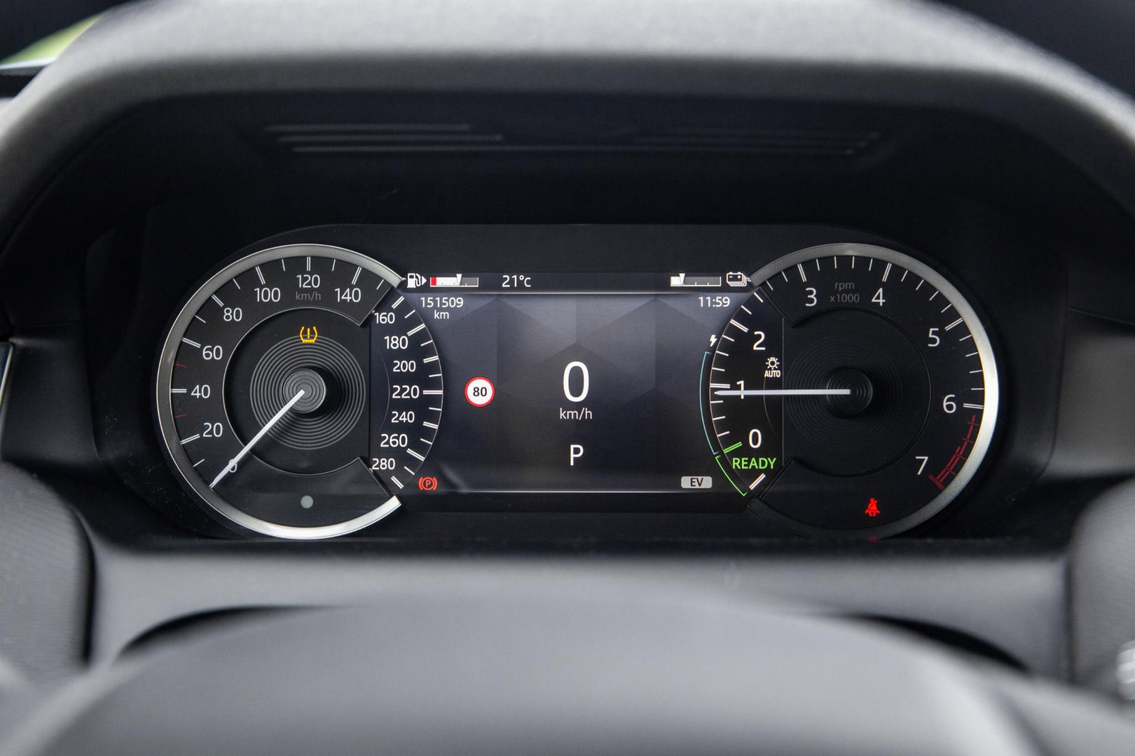 Land Rover Discovery Sport P300e 1.5 SE R-DYNAMIC / CARPLAY / LEER / DEALER ONDERHOUDEN / CAMERA