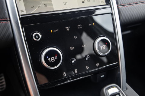 Land Rover Discovery Sport P300e 1.5 SE R-DYNAMIC / CARPLAY / LEER / DEALER ONDERHOUDEN / CAMERA