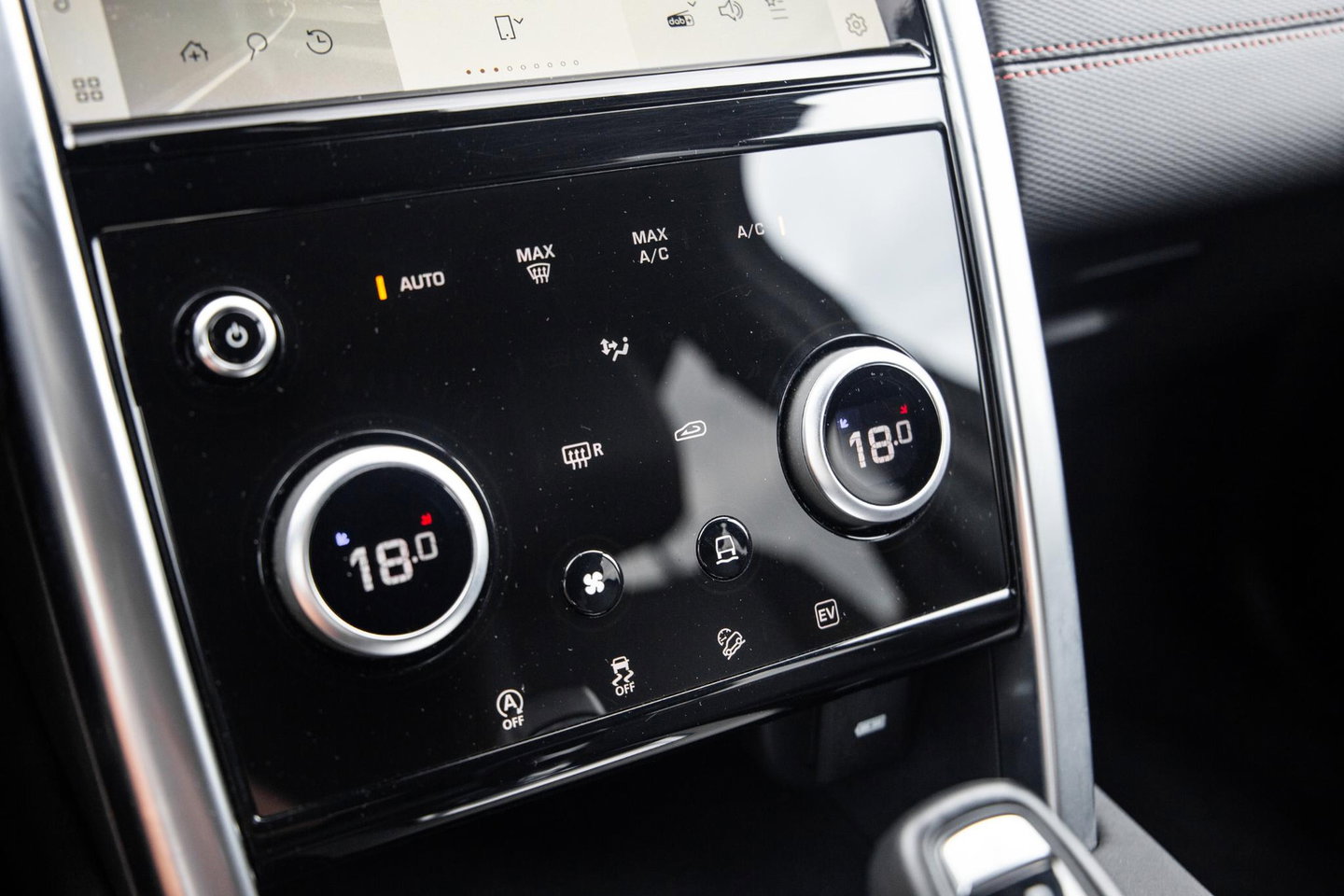 Land Rover Discovery Sport P300e 1.5 SE R-DYNAMIC / CARPLAY / LEER / DEALER ONDERHOUDEN / CAMERA