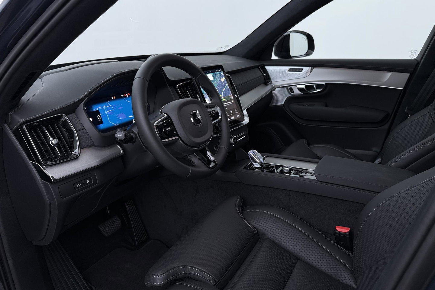 Volvo XC90 T8 Ultra Black Edition | Luchtvering | B&W | Stoelventilatie | 22 inch | Pilot Assist