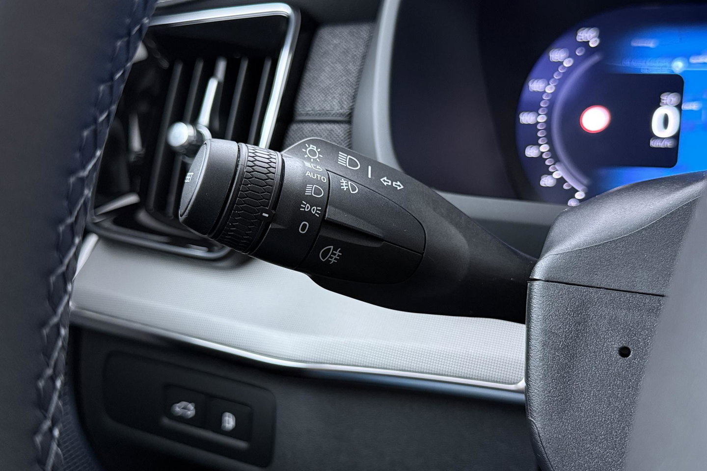Volvo XC90 T8 Ultra Black Edition | Luchtvering | B&W | Stoelventilatie | 22 inch | Pilot Assist