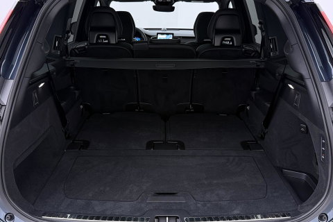 Volvo XC90 T8 Ultra Black Edition | Luchtvering | B&W | Stoelventilatie | 22 inch | Pilot Assist