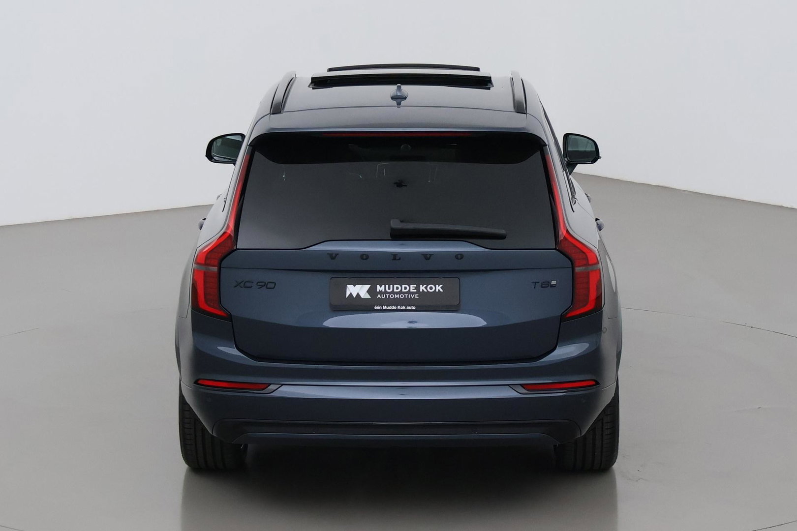 Volvo XC90 T8 Ultra Black Edition | Luchtvering | B&W | Stoelventilatie | 22 inch | Pilot Assist