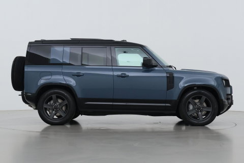 Land Rover Defender 110 P300e X-Dynamic SE | FACELIFT | Luchtvering | ClearSight | Black Pack | Panoramadak | Trekhaak | 360° Camera | Koelbox | ACC
