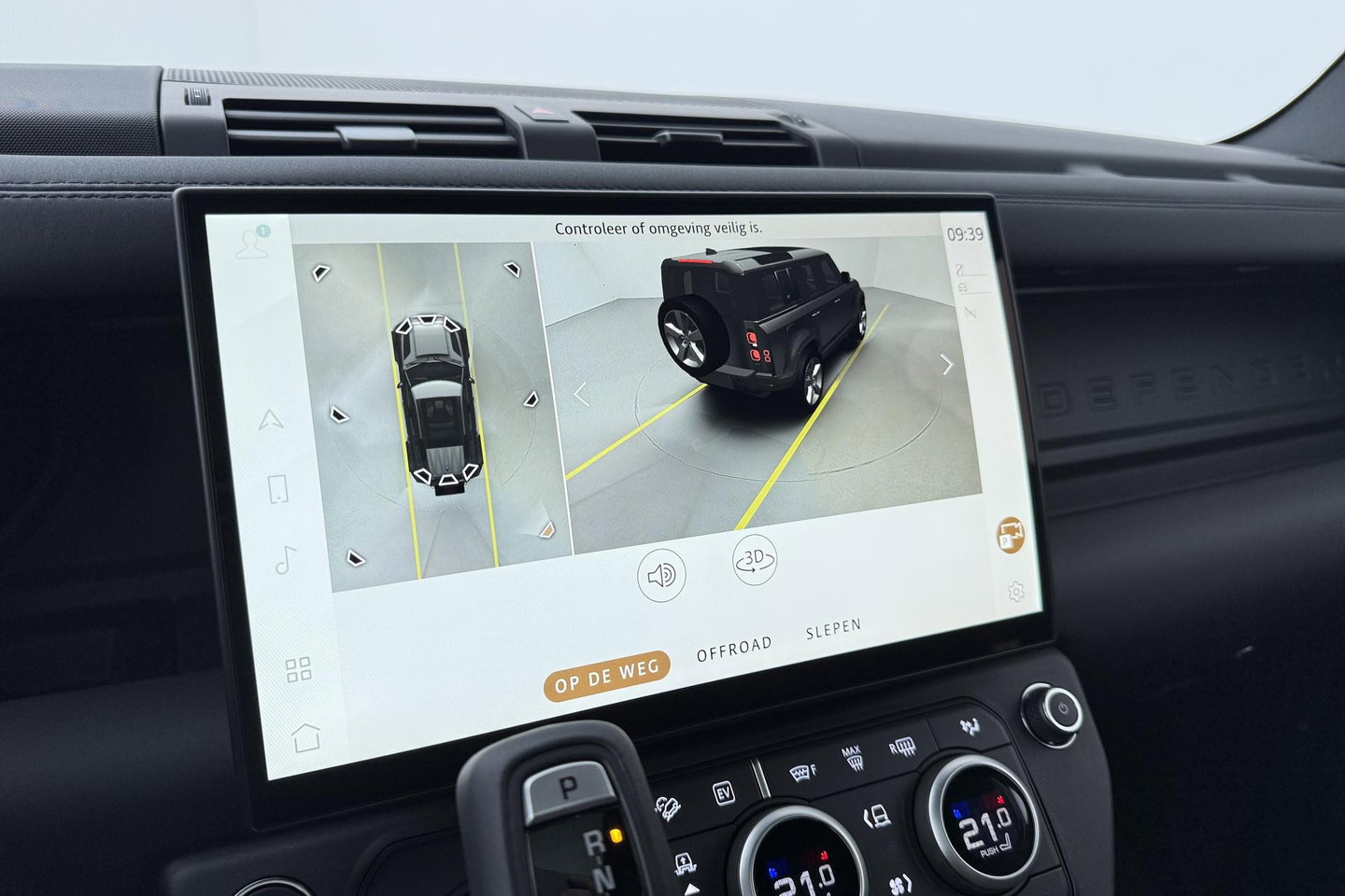 Land Rover Defender 110 P300e X-Dynamic SE | FACELIFT | Luchtvering | ClearSight | Black Pack | Panoramadak | Trekhaak | 360° Camera | Koelbox | ACC