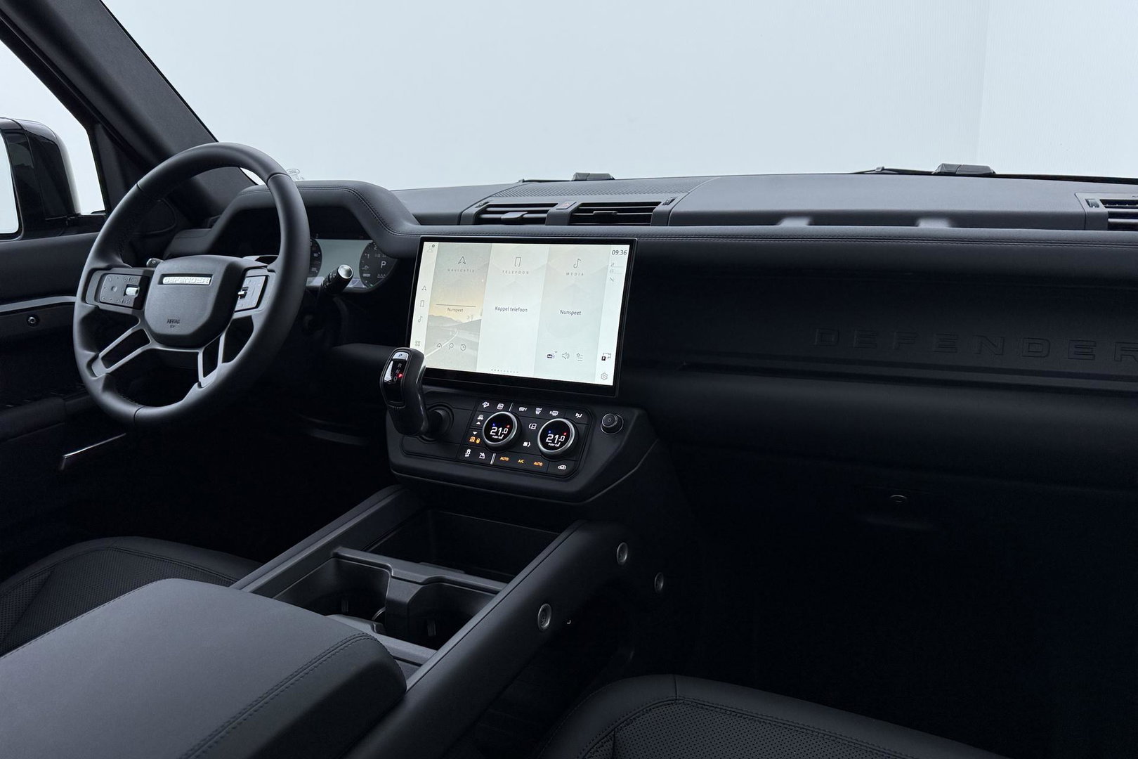 Land Rover Defender 110 P300e X-Dynamic SE | FACELIFT | Luchtvering | ClearSight | Black Pack | Panoramadak | Trekhaak | 360° Camera | Koelbox | ACC