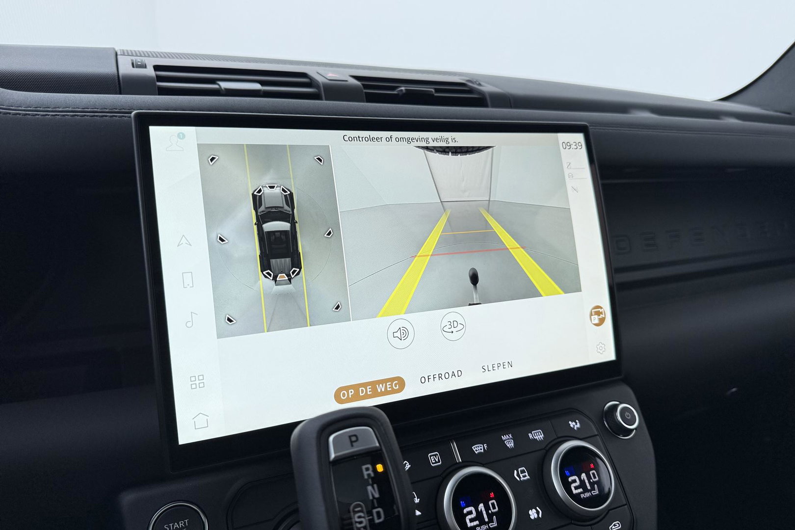 Land Rover Defender 110 P300e X-Dynamic SE | FACELIFT | Luchtvering | ClearSight | Black Pack | Panoramadak | Trekhaak | 360° Camera | Koelbox | ACC