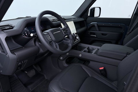 Land Rover Defender 110 P300e X-Dynamic SE | FACELIFT | Luchtvering | ClearSight | Black Pack | Panoramadak | Trekhaak | 360° Camera | Koelbox | ACC