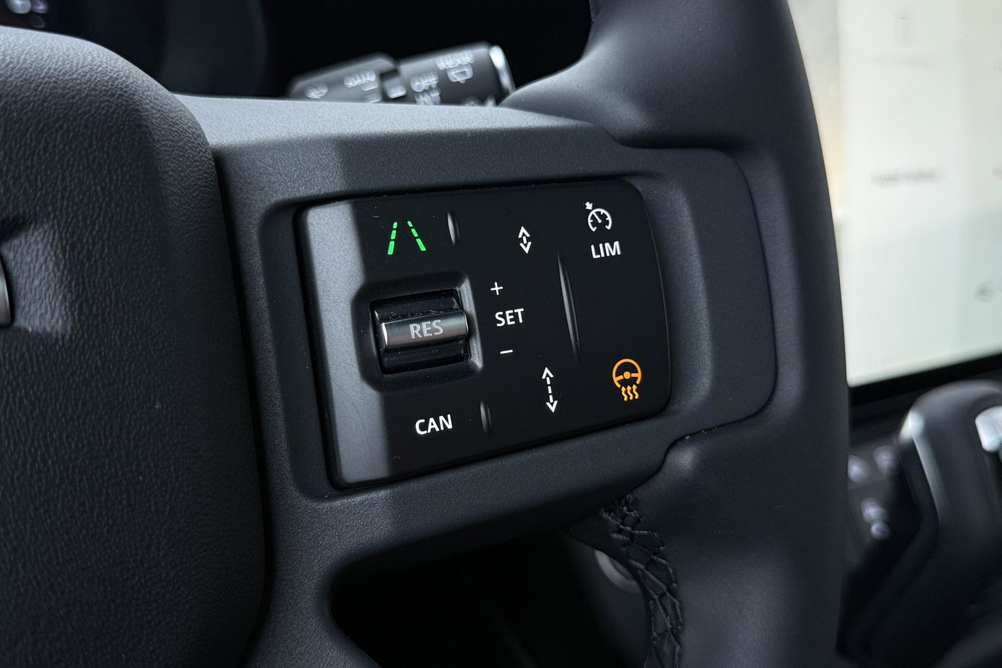 Land Rover Defender 110 P300e X-Dynamic SE | FACELIFT | Luchtvering | ClearSight | Black Pack | Panoramadak | Trekhaak | 360° Camera | Koelbox | ACC