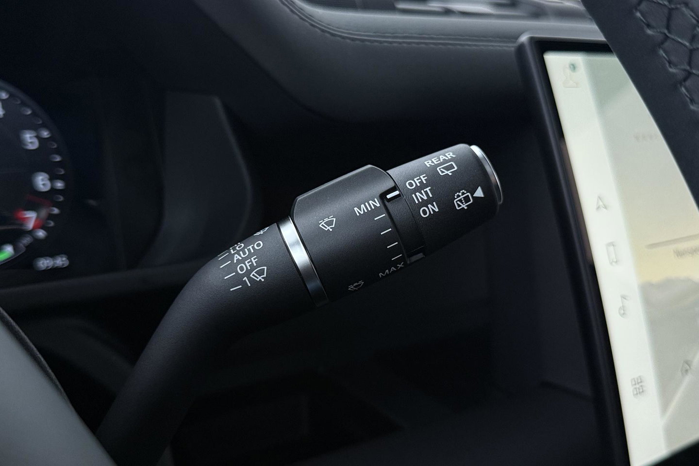 Land Rover Defender 110 P300e X-Dynamic SE | FACELIFT | Luchtvering | ClearSight | Black Pack | Panoramadak | Trekhaak | 360° Camera | Koelbox | ACC