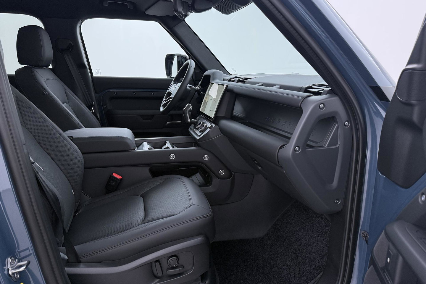 Land Rover Defender 110 P300e X-Dynamic SE | FACELIFT | Luchtvering | ClearSight | Black Pack | Panoramadak | Trekhaak | 360° Camera | Koelbox | ACC