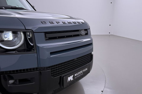 Land Rover Defender 110 P300e X-Dynamic SE | FACELIFT | Luchtvering | ClearSight | Black Pack | Panoramadak | Trekhaak | 360° Camera | Koelbox | ACC