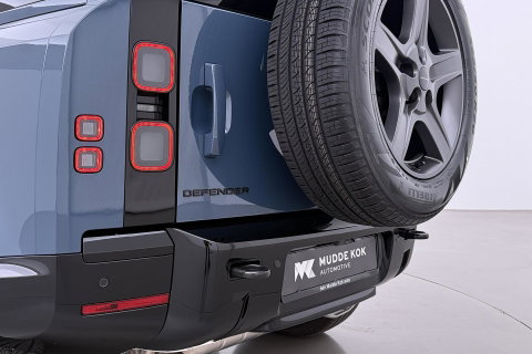 Land Rover Defender 110 P300e X-Dynamic SE | FACELIFT | Luchtvering | ClearSight | Black Pack | Panoramadak | Trekhaak | 360° Camera | Koelbox | ACC