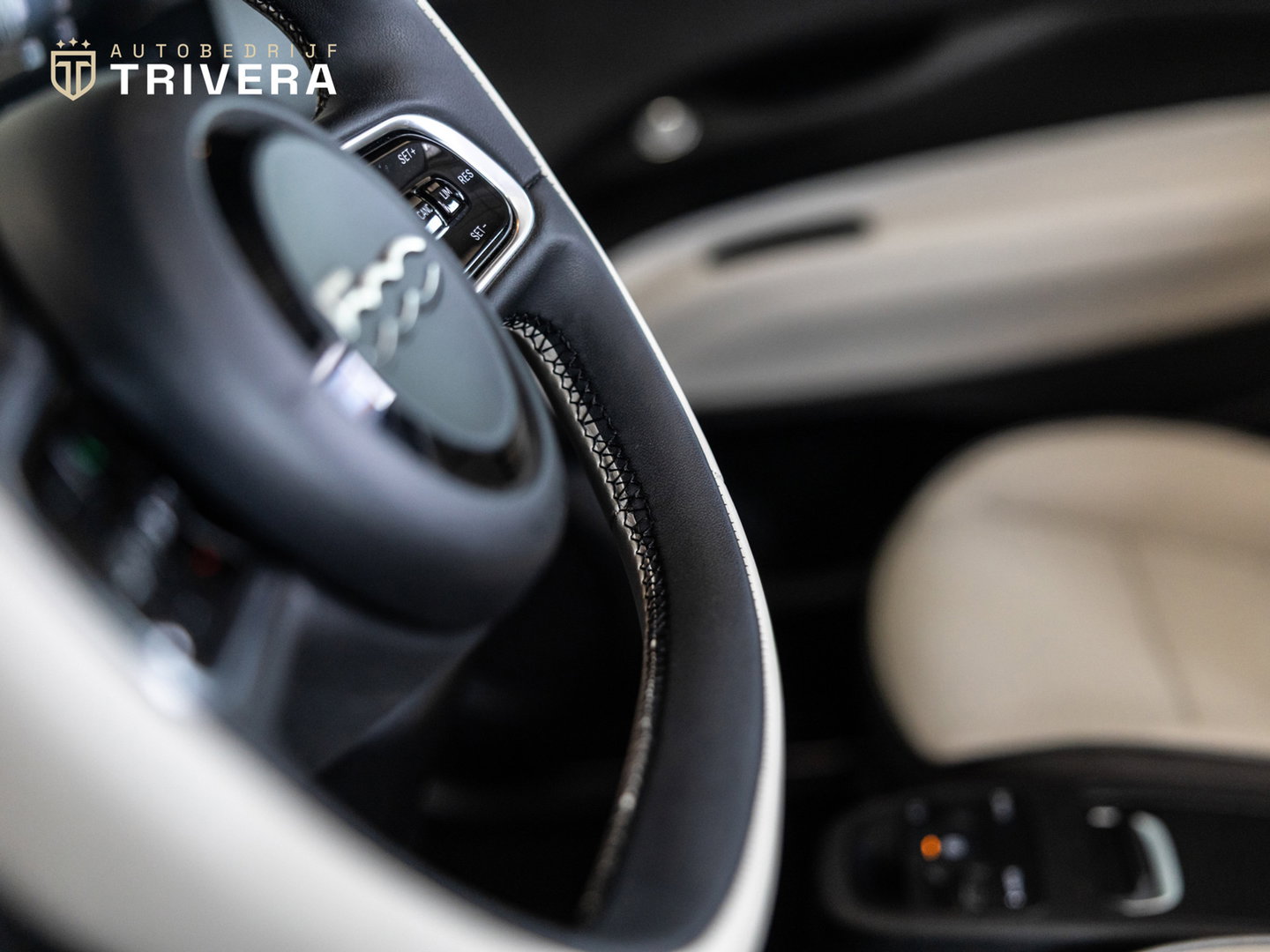 Fiat 500 La Prima cabrio 42 kWh l SoH 95% l AUT.l 360° camera l Stoel verwarming l Leder l CARPLAY l BTW - auto l Dealer onderh.
