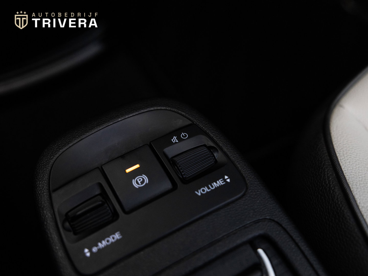 Fiat 500 La Prima cabrio 42 kWh l SoH 95% l AUT.l 360° camera l Stoel verwarming l Leder l CARPLAY l BTW - auto l Dealer onderh.