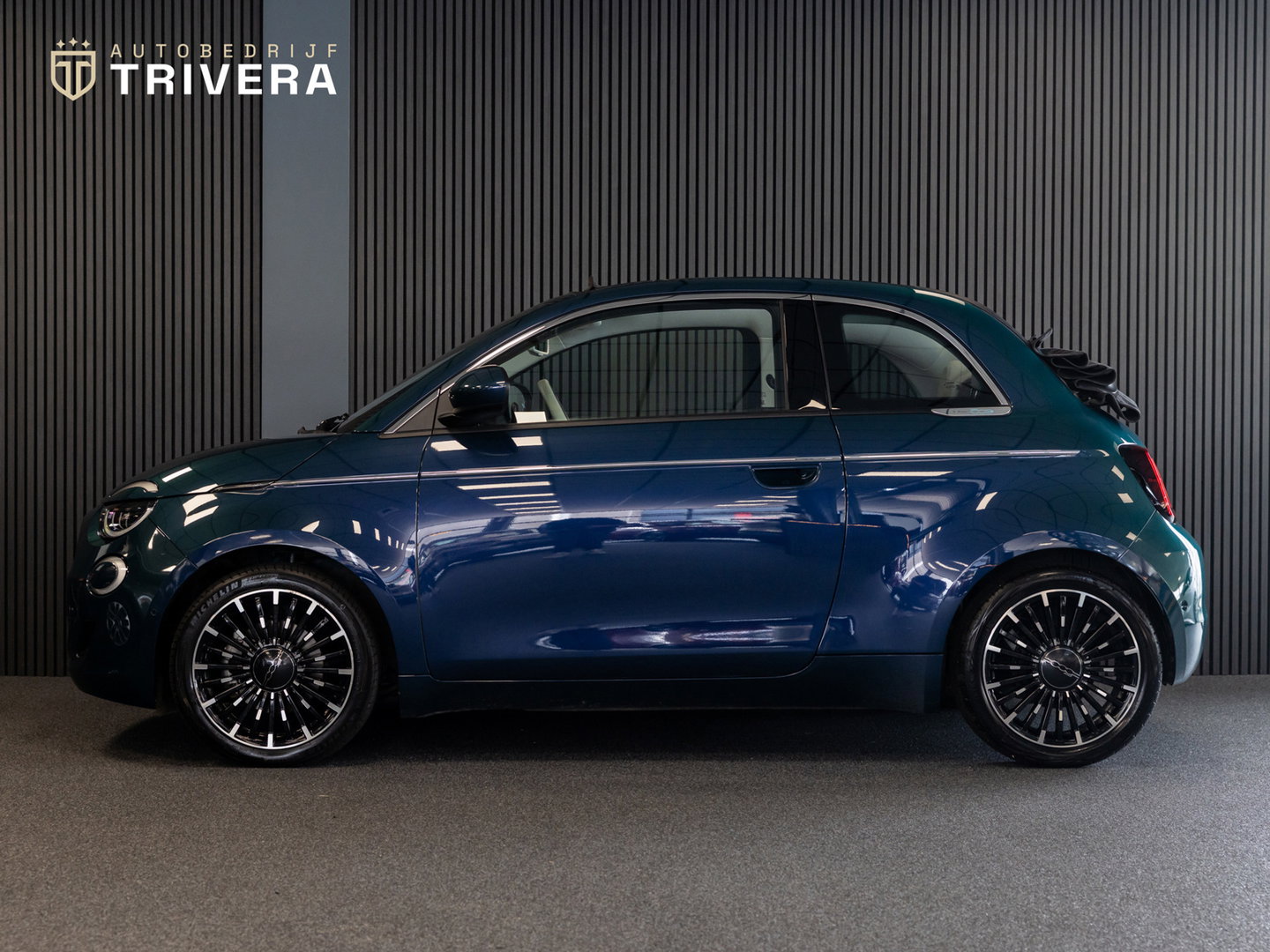 Fiat 500 La Prima cabrio 42 kWh l SoH 95% l AUT.l 360° camera l Stoel verwarming l Leder l CARPLAY l BTW - auto l Dealer onderh.