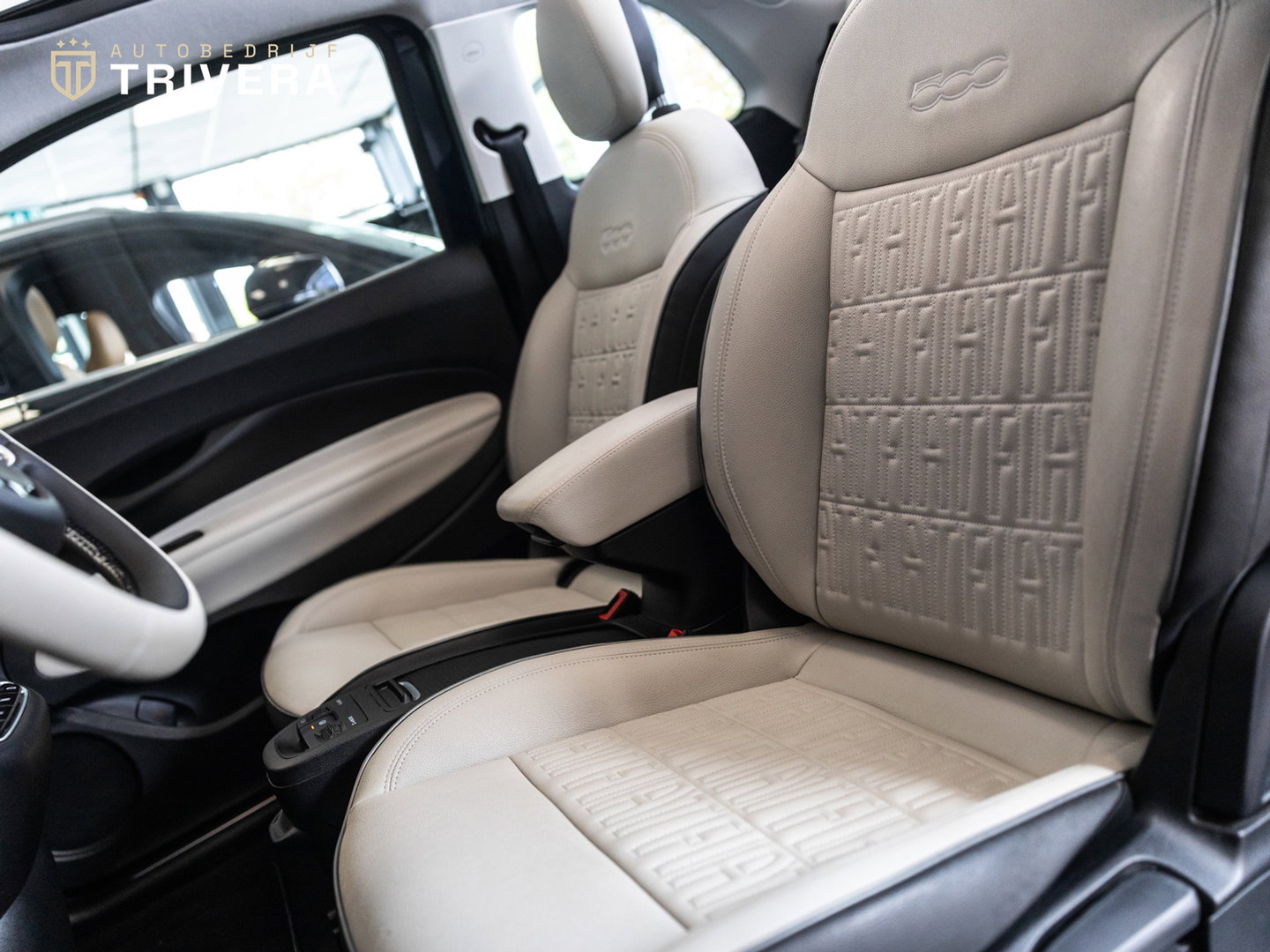 Fiat 500 La Prima cabrio 42 kWh l SoH 95% l AUT.l 360° camera l Stoel verwarming l Leder l CARPLAY l BTW - auto l Dealer onderh.