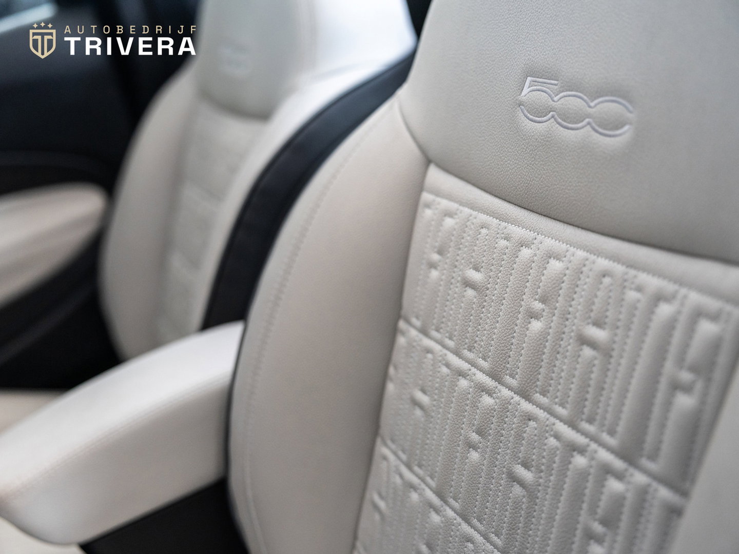 Fiat 500 La Prima cabrio 42 kWh l SoH 95% l AUT.l 360° camera l Stoel verwarming l Leder l CARPLAY l BTW - auto l Dealer onderh.