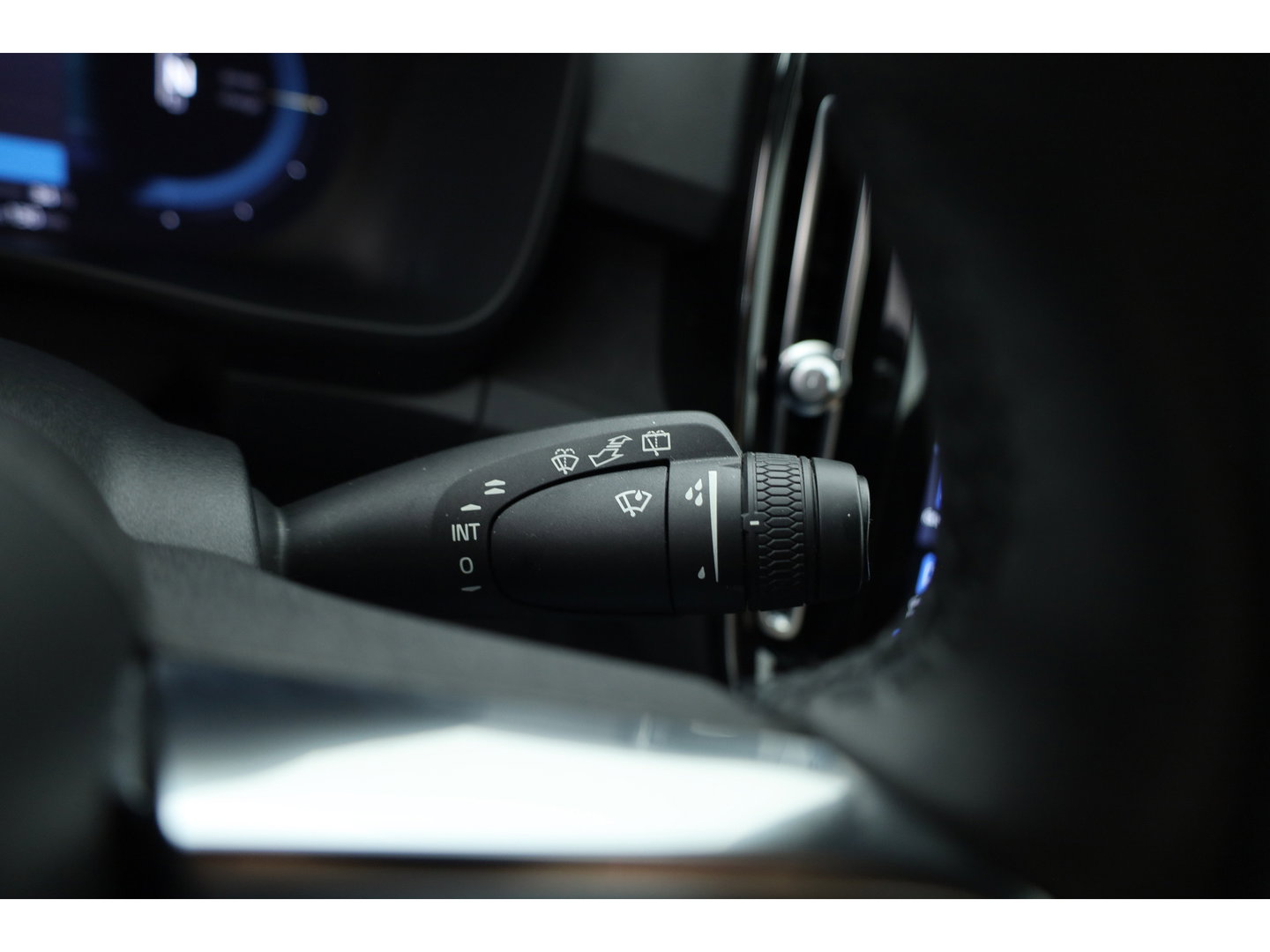 Volvo XC40 Recharge Twin 408PK Ultimate | Pano-dak | Trekhaak | 360 camera |Stoel + stuurverw. | Warmtepomp |