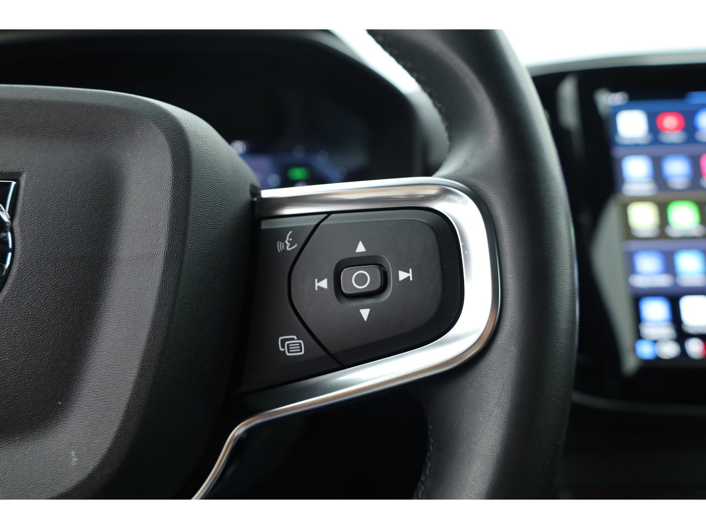 Volvo XC40 Recharge Twin 408PK Ultimate | Pano-dak | Trekhaak | 360 camera |Stoel + stuurverw. | Warmtepomp |