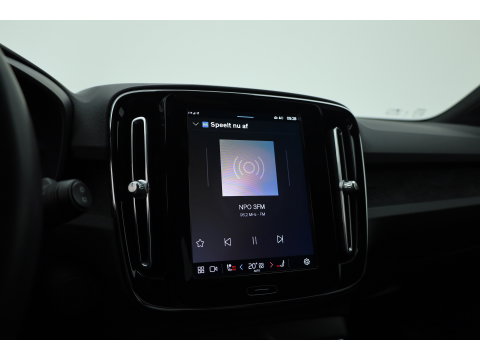 Volvo XC40 Recharge Twin 408PK Ultimate | Pano-dak | Trekhaak | 360 camera |Stoel + stuurverw. | Warmtepomp |