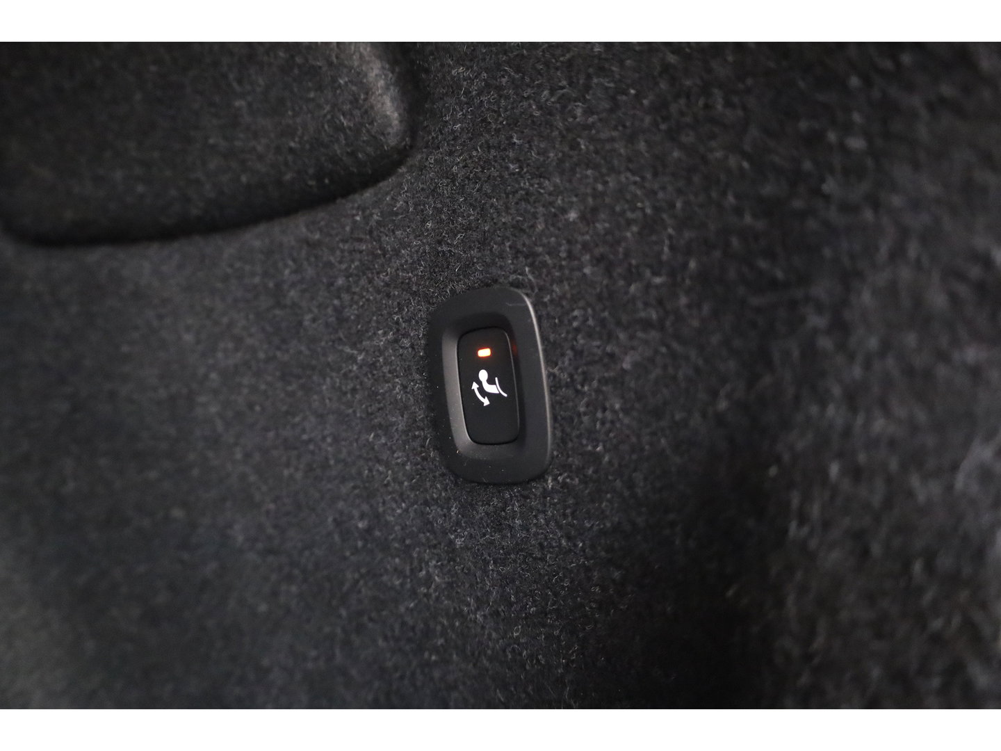 Volvo XC40 Recharge Twin 408PK Ultimate | Pano-dak | Trekhaak | 360 camera |Stoel + stuurverw. | Warmtepomp |