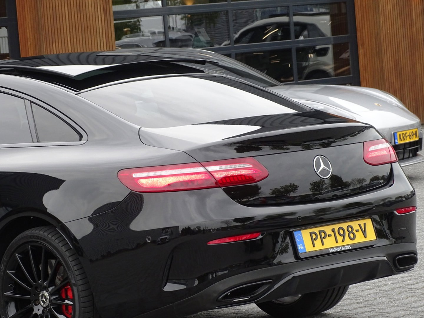 Mercedes-Benz E-Klasse Coupé 400 4 Matic 334PK AMG Edition 1 / Burmester *NAP*