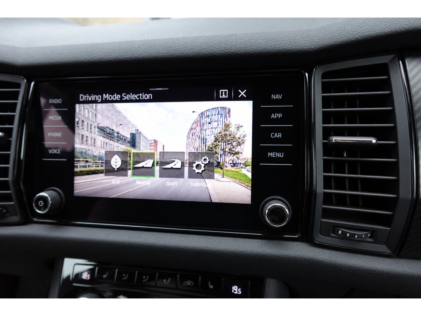 Škoda Kodiaq 1.5 TSI Sportline Edition Plus PANO CAM MEMORY