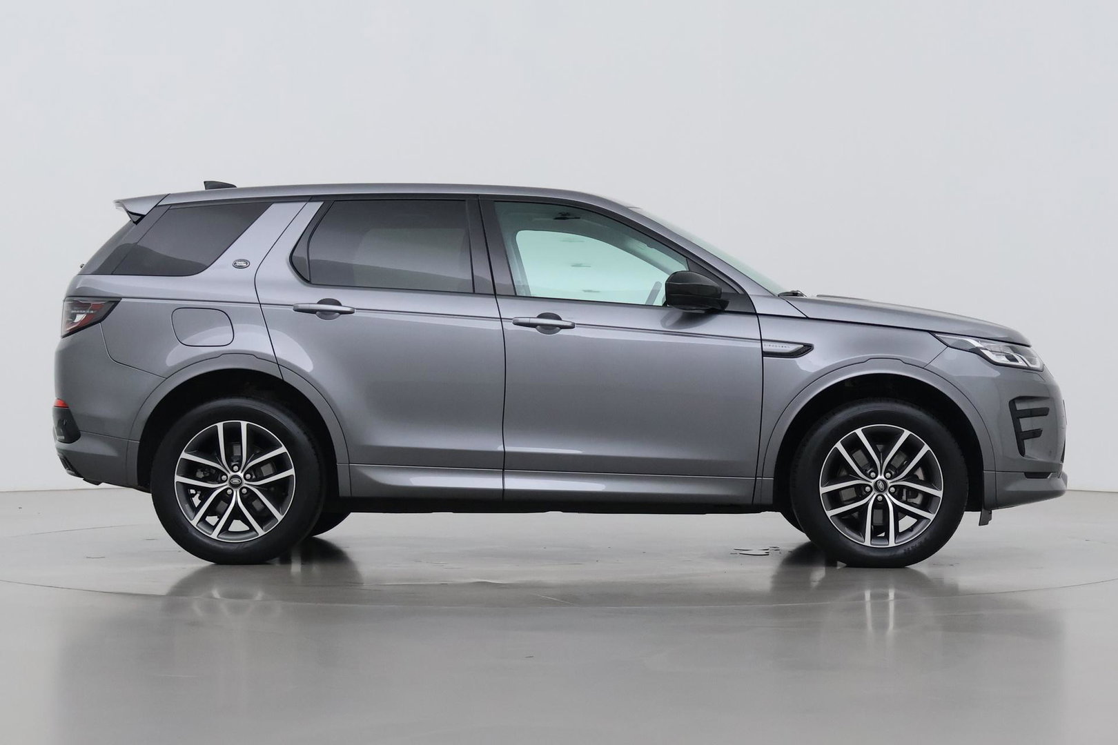 Land Rover Discovery Sport P300e Dynamic SE | Panoramadak | 19 inch | Trekhaak | Camera