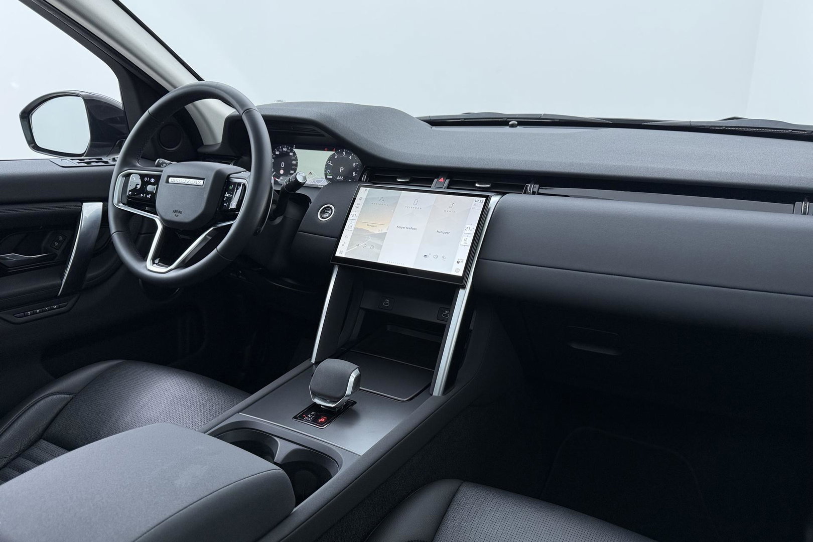 Land Rover Discovery Sport P300e Dynamic SE | Panoramadak | 19 inch | Trekhaak | Camera