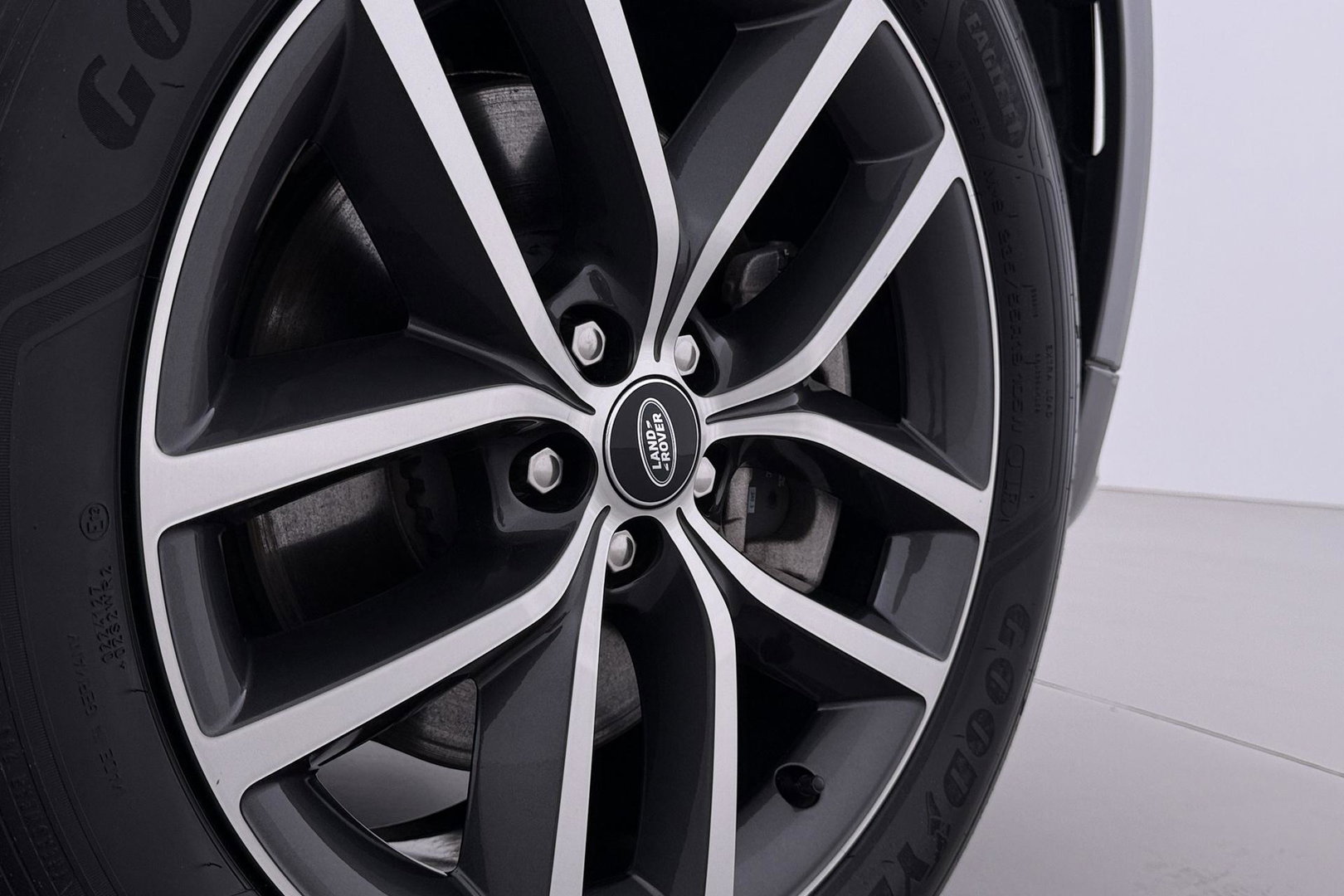 Land Rover Discovery Sport P300e Dynamic SE | Panoramadak | 19 inch | Trekhaak | Camera
