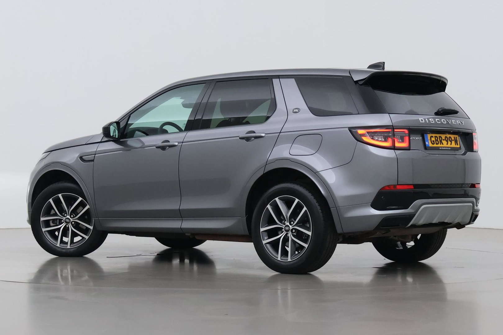 Land Rover Discovery Sport P300e Dynamic SE | Panoramadak | 19 inch | Trekhaak | Camera
